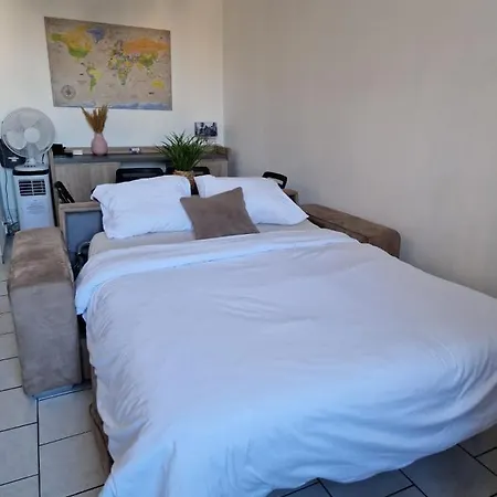 Apartment Studio Idealement Situe / Pl Aux Huiles/vieux Port *