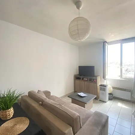Apartment Studio Idealement Situe / Pl Aux Huiles/vieux Port *