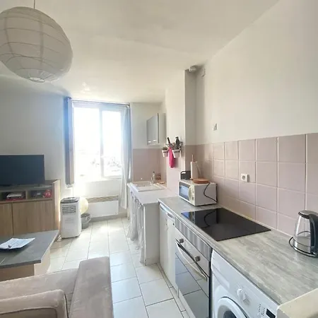 Studio Idealement Situe / Pl Aux Huiles/vieux Port Marseille