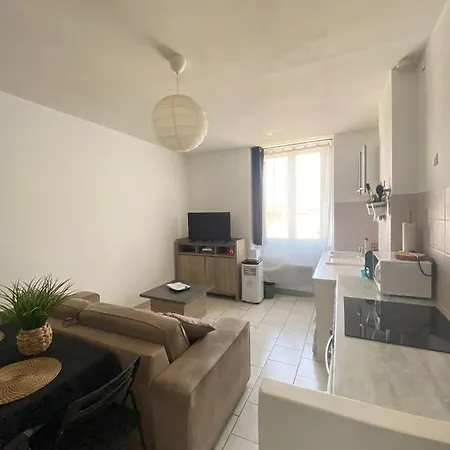 Studio Idealement Situe / Pl Aux Huiles/vieux Port Marseille